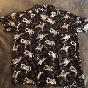 Straight to hell “Your bird can sing” short sleeve button down. Size XL.